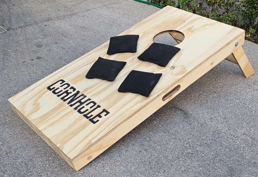 Juego De Cornhole Semiprofesional Con 2 Tableros Y 12 Sacos.